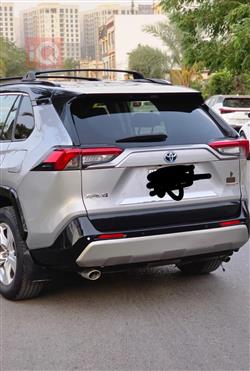 تۆیۆتا ڕاڤ 4